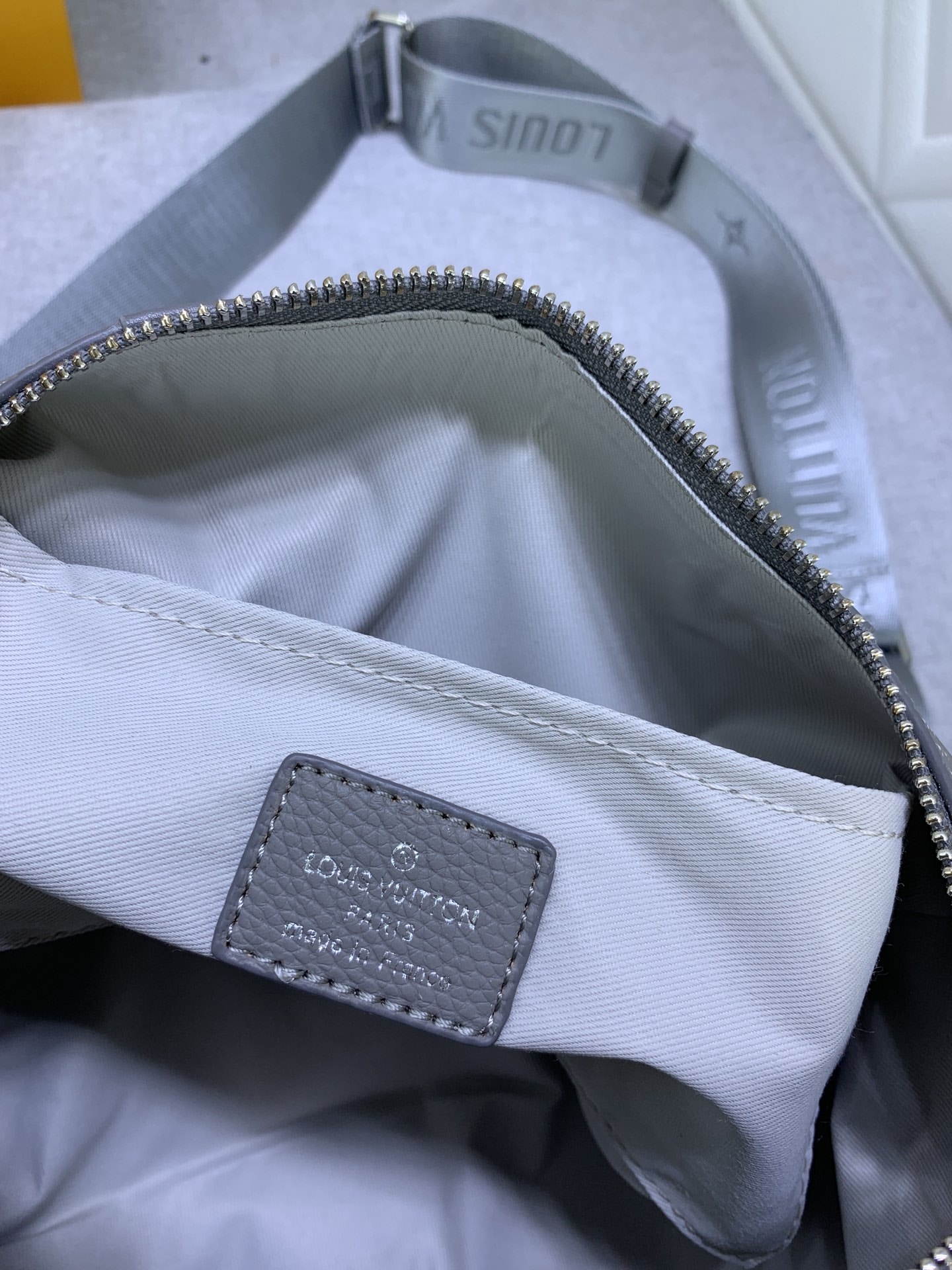 Louis Vuitton City Keepall Gray Cm M Zehrine